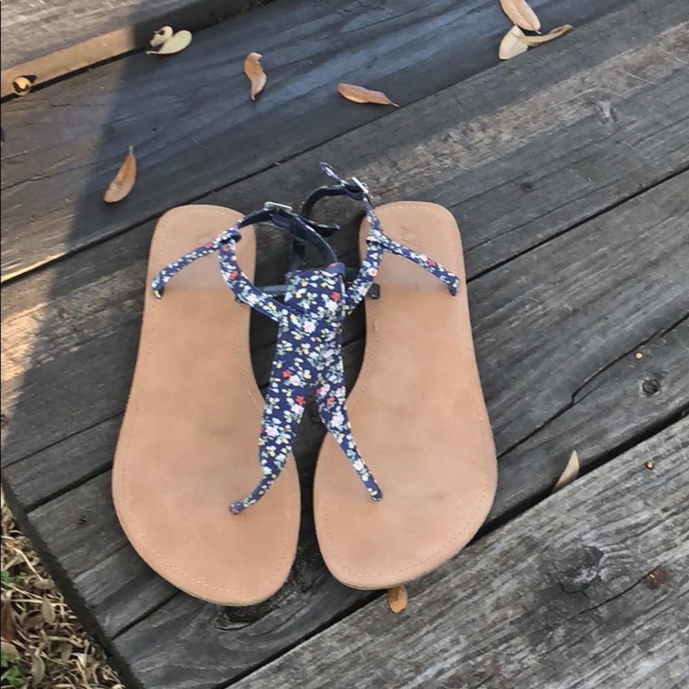 Size 9 floral sandals